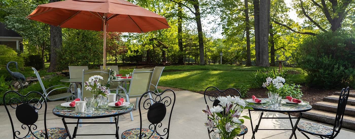 exterior patio at foxfield inn